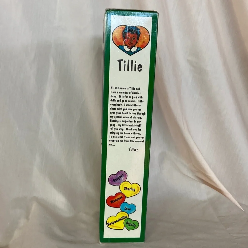 SARAH'S GANG FROM SARAH'S ATTIC - Tilly Teaches Sharing Booklet.NIB - Picture 8 of 11